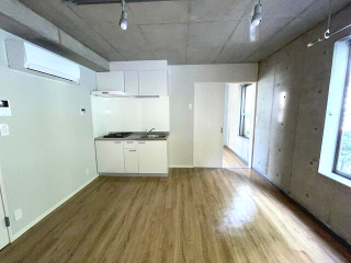 居室・リビング　こちらの居間で趣味の時間をお楽しみください