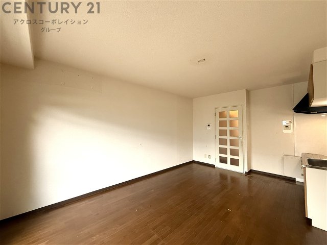 居室・リビング　エアコン付きで快適に過ごせます♪