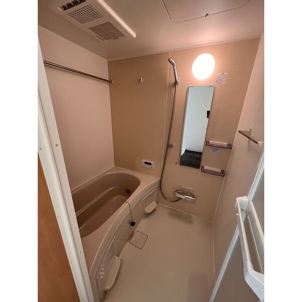 バス・シャワールーム　お風呂で日々の疲れを落としましょう