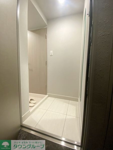 玄関　同じお建物の別のお部屋のイメージ画像です。