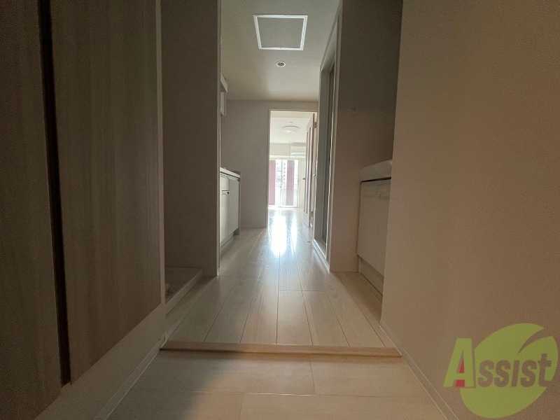 玄関　シンプルな内装でまとまりがあり清潔感がありますね。