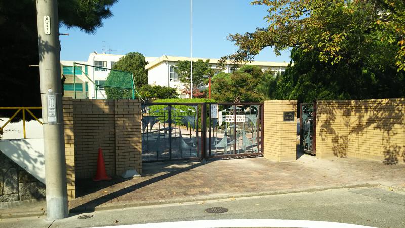 小学校　名古屋市立岩塚小学校（小学校）まで394m