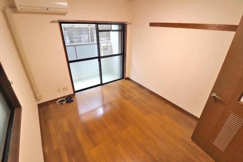 居室・リビング　明るいお部屋でゆったりとした生活を