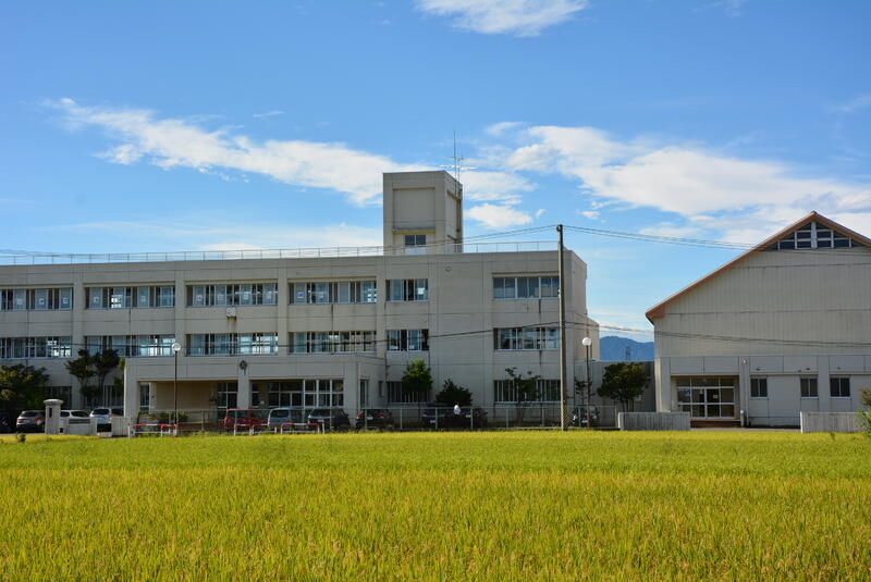 小学校　柏崎市立槇原小学校（小学校）まで1613m