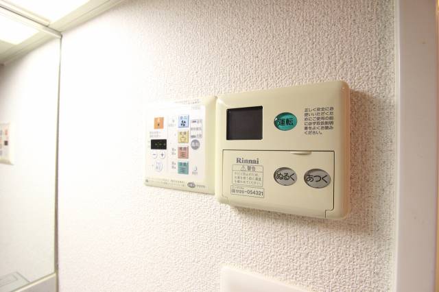 その他設備　浴室乾燥は梅雨時期にも役に立ちます。