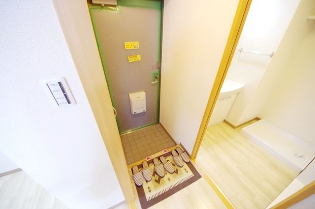 玄関　同施工会社イメージです