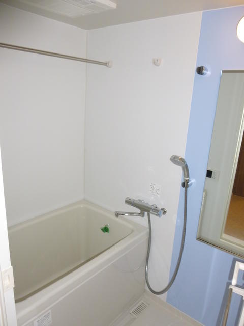 バス・シャワールーム　浴室乾燥機付き