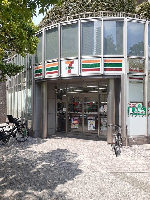 コンビニ　セブンイレブン（コンビニ）まで206m