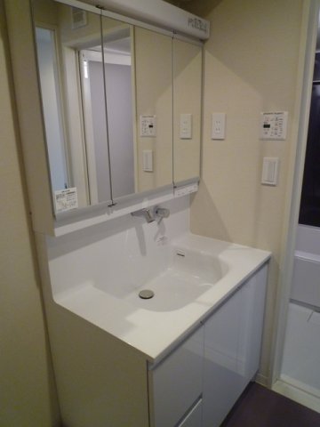 洗面設備　※別部屋の参考写真です。