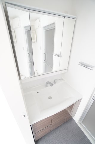 洗面設備　※同物件・同タイプの写真です。