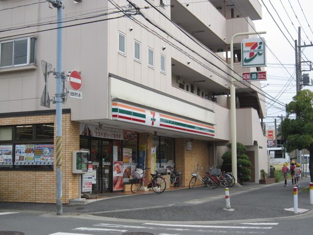 コンビニ　セブンイレブン市川塩焼店（コンビニ）まで711m