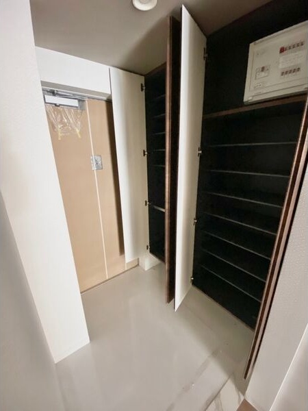 玄関　名古屋で一番初期費用の安い賃貸専門の不動産会社です(^^)