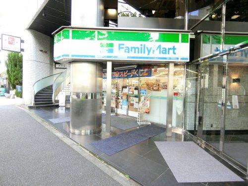 コンビニ　ファミリーマート四谷舟町店（コンビニ）まで172m