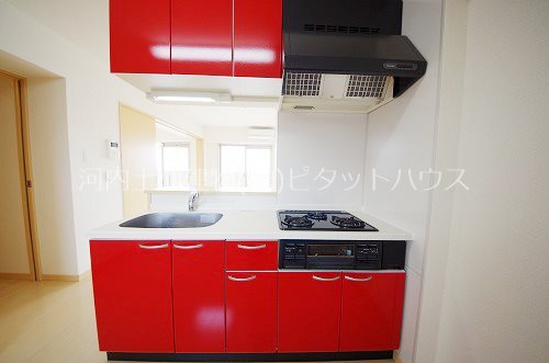 キッチン　３口コンロ付き