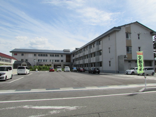 小学校　東小学校（小学校）まで1500m
