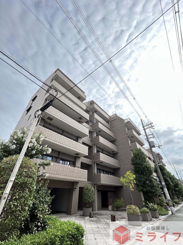 建物外観　グッドデザイン賞受賞。存在感ある美しい外観
