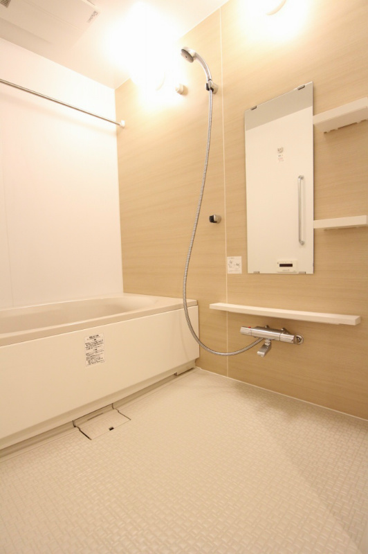 バス・シャワールーム　浴室　※別号室参考写真
