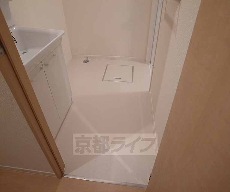 洗面設備　広い脱衣スペースです。
