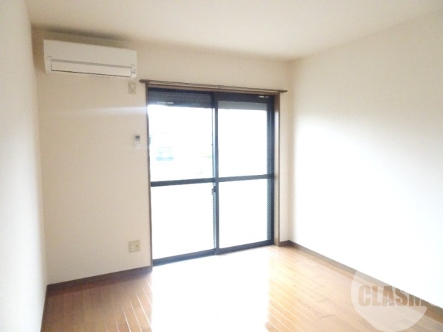 居室・リビング　明るいお部屋です♪