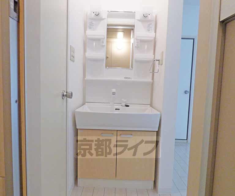 洗面設備　独立洗面台です。