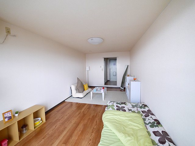 その他部屋・スペース　広々とした洋室です