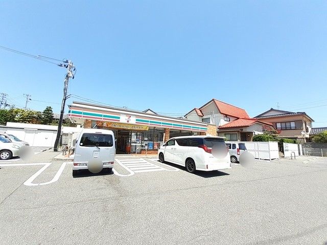 コンビニ　セブンイレブン新潟小針藤山店（コンビニ）まで690m