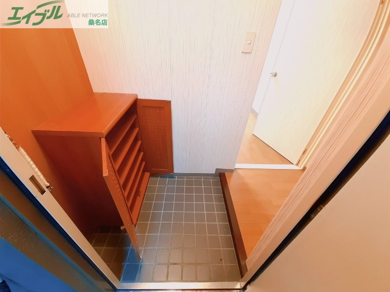 玄関　※同物件別部屋の写真となります