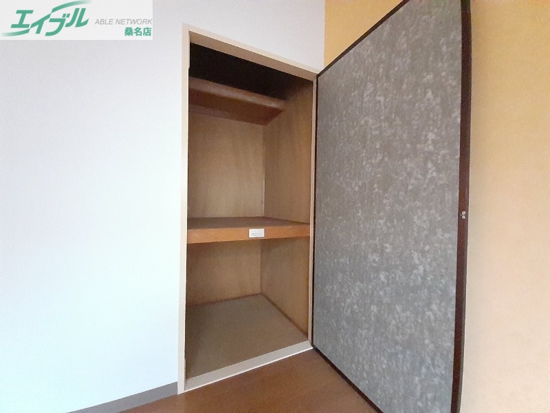収納　※同物件別部屋の写真となります
