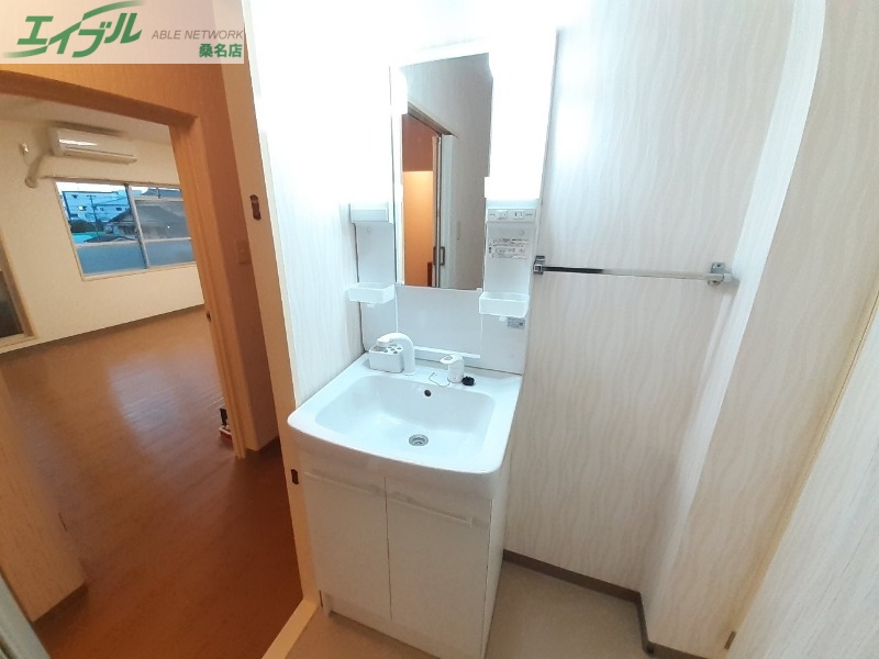 洗面設備　※同物件別部屋の写真となります