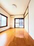 居室・リビング　２面採光なので、明るく風通しのよい過ごしやすいお部屋です♪