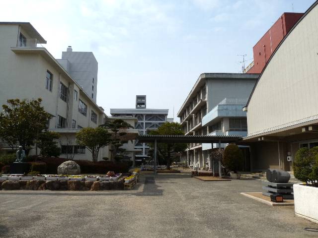 小学校　番町小学校(子規旅たちの像)（小学校）まで753m