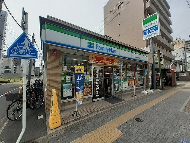 コンビニ　ファミリーマート（コンビニ）まで450m