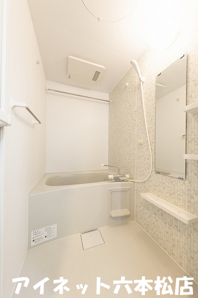 バス・シャワールーム　1日の疲れを癒しましょう。