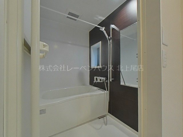 バス・シャワールーム　お問合せはレーベンハウス北上尾店へ（048-772-8202