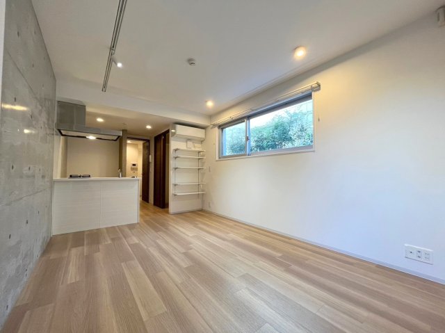 居室・リビング　★角部屋2面採光★風通りの良いお部屋です★