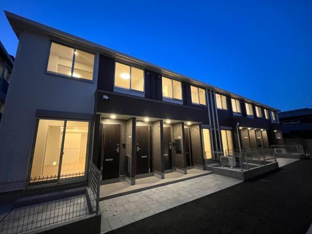 建物外観　外観写真（夜）