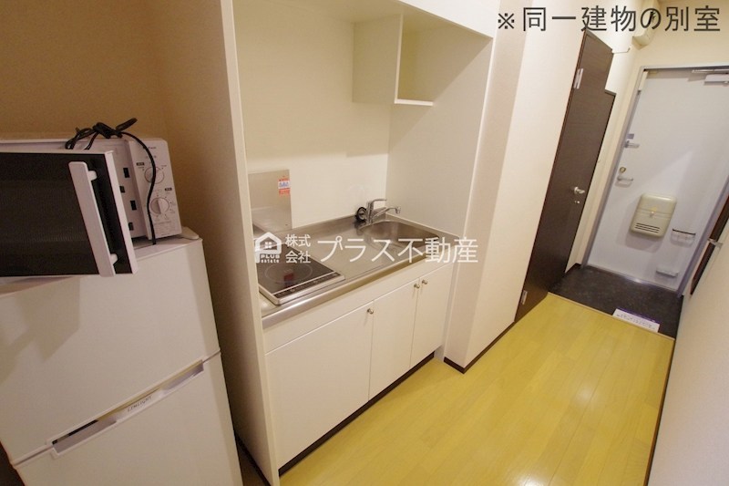 キッチン　設備仕様は号室により異なる為、現況を優先致します。