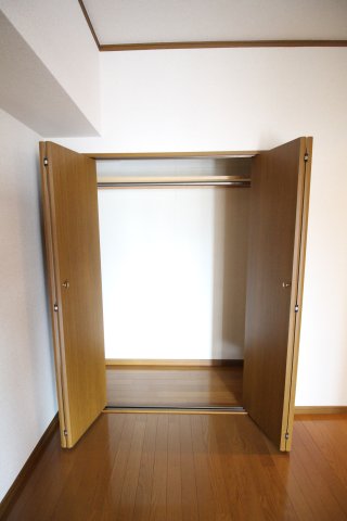 収納　（別タイプ参考写真）ラ・ポーム　　荒川区西尾久7