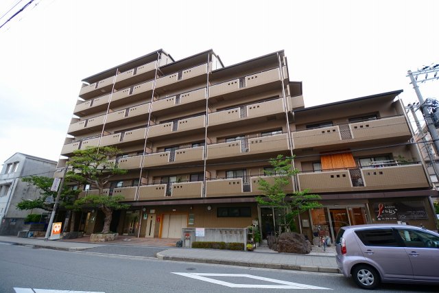 建物外観　安心のオートロック付き☆
