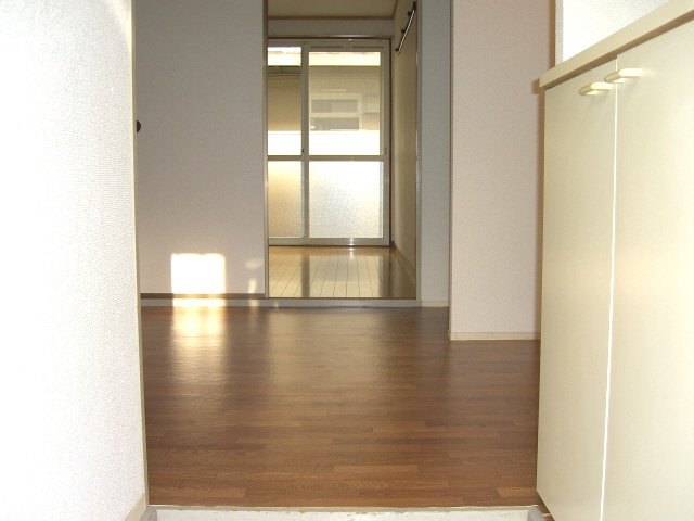 玄関　玄関から室内