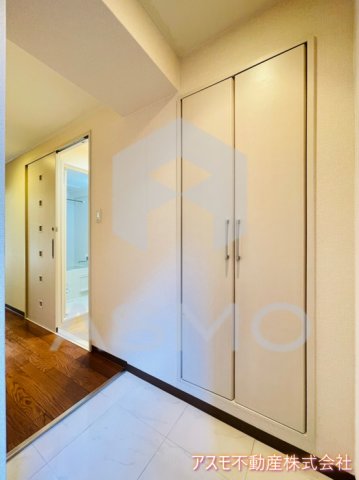 玄関　同マンション別部屋　参考写真