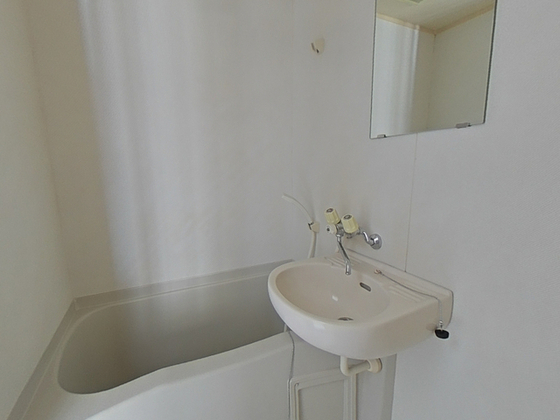 洗面設備　※別部屋の写真です