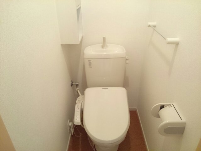 トイレ　清潔感のあるトイレです