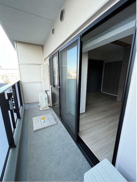 バルコニー　他のお部屋の参考写真となります。