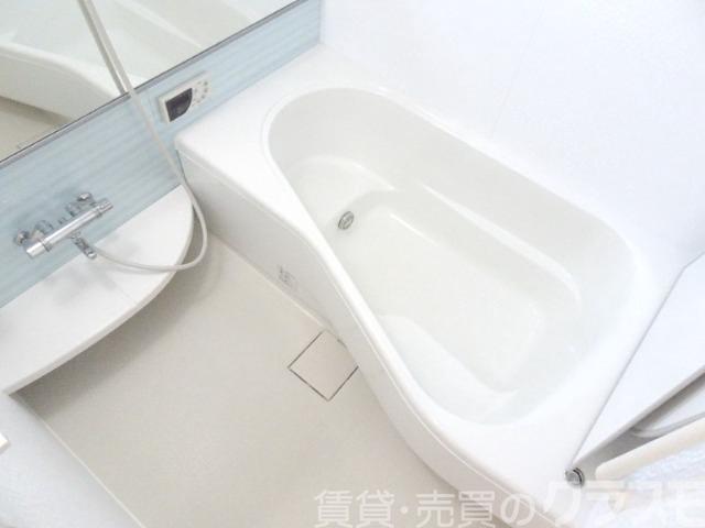 バス・シャワールーム　浴室乾燥機＆追焚機能付き広々バスルーム♪