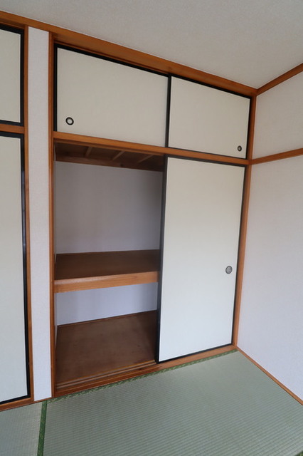 収納　押入