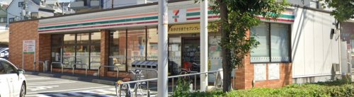 コンビニ　セブンイレブン 大阪東三国2丁目店（コンビニ）まで83m