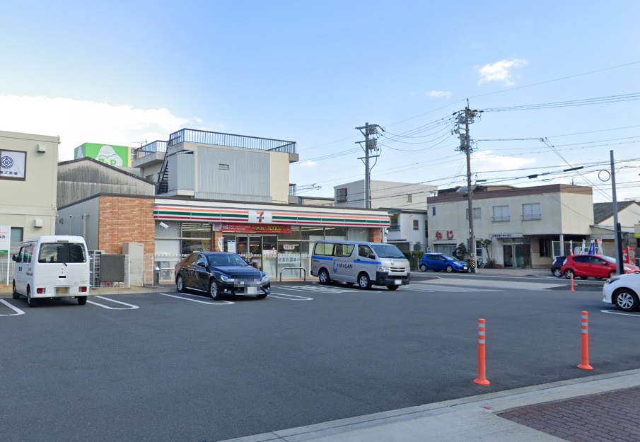 コンビニ　セブンイレブン 名古屋呼続1丁目店（コンビニ）まで320m