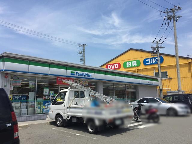 コンビニ　ファミリーマート和歌山中之島水道路店（コンビニ）まで864m