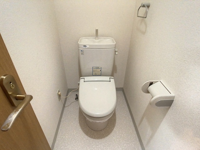 トイレ　※写真は空室の一室のものを使用しております、あくまで現況優先